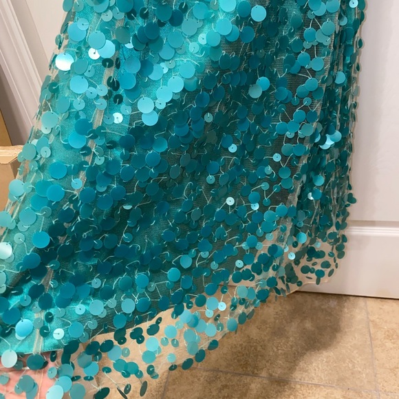 Evening / Prom Gown - Picture 4 of 6